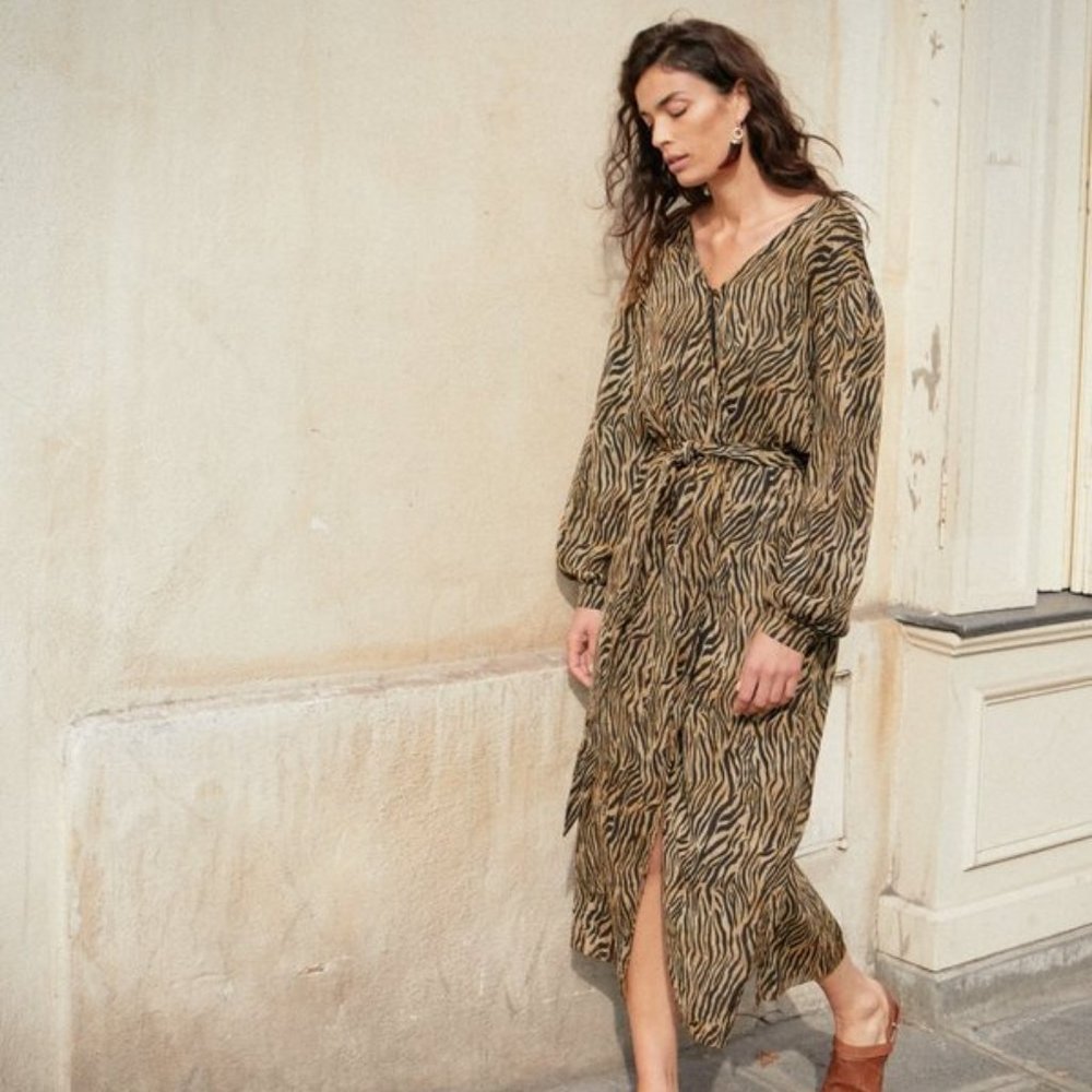 CLASSIC CLOSET-STAPLE NANUSHKA OASIS V-NECK TIGER PRINT TIE DRESS – SIZE M